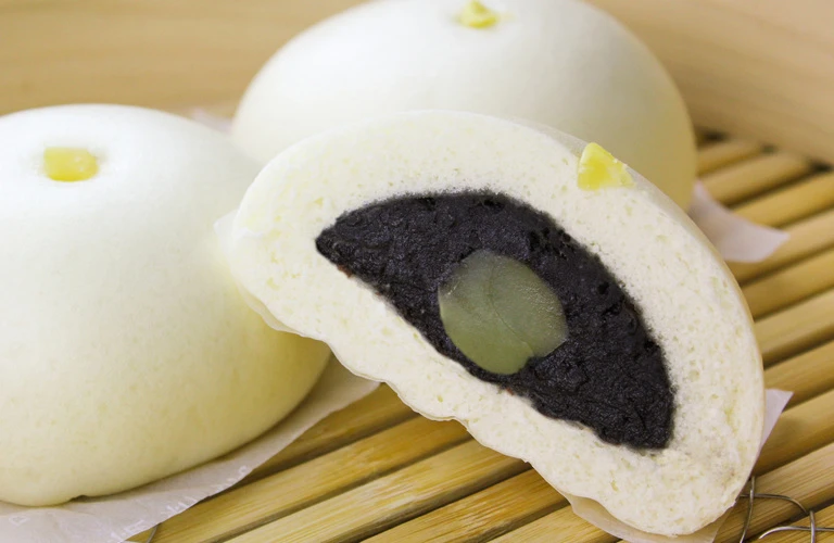 秋限定のミニ栗あんまん